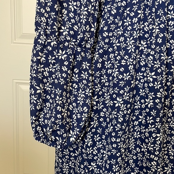 Bobeau Floral Long Sleeve Midi Dress. - Picture 5 of 12